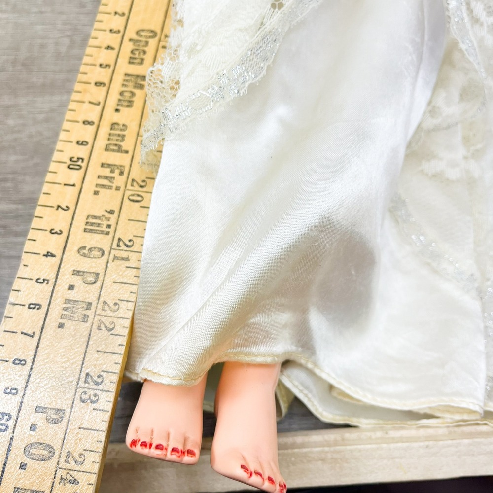 Vintage 24 Inch Bride Doll White Satin Lace Wedding Dress Veil 1950s Sleep Eyes - Picture 12 of 15